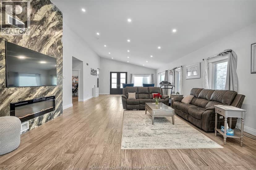 2585 Kenora Street — photo 17 of 40