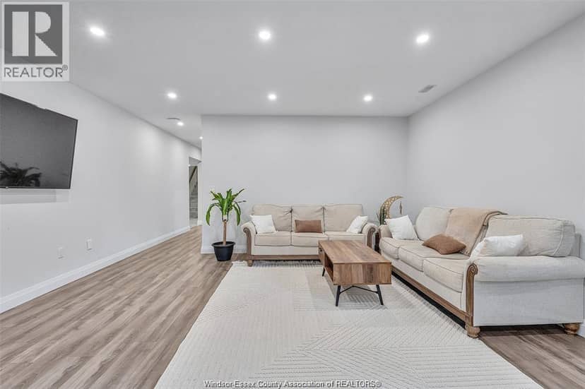 2585 Kenora Street — photo 39 of 40