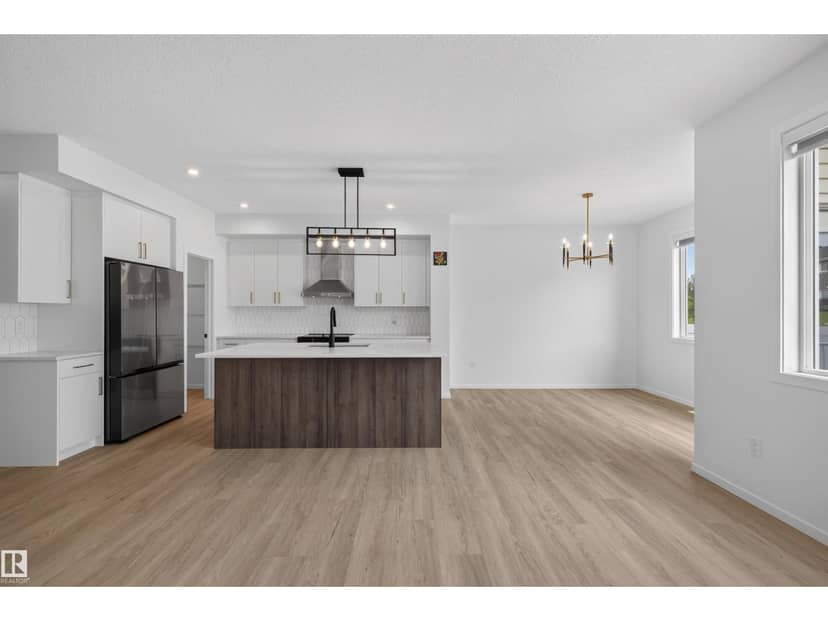7722 174A AV NW, Edmonton, photo 2
