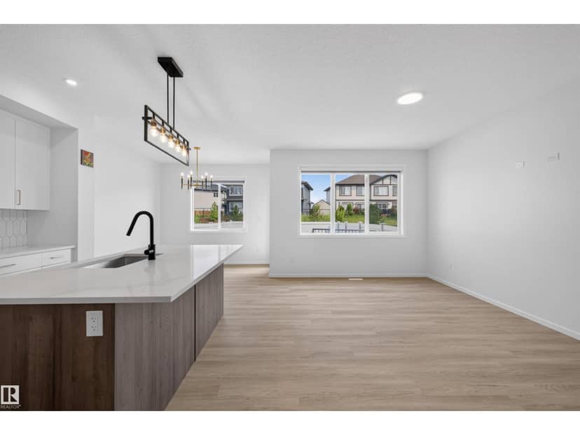 7722 174A AV NW, Edmonton, photo 3