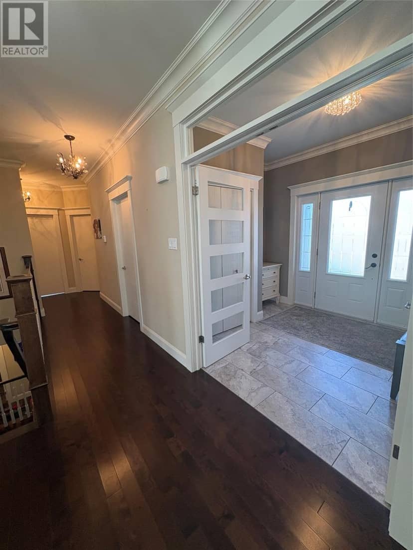 142 Harmsworth Drive — photo 7 of 26