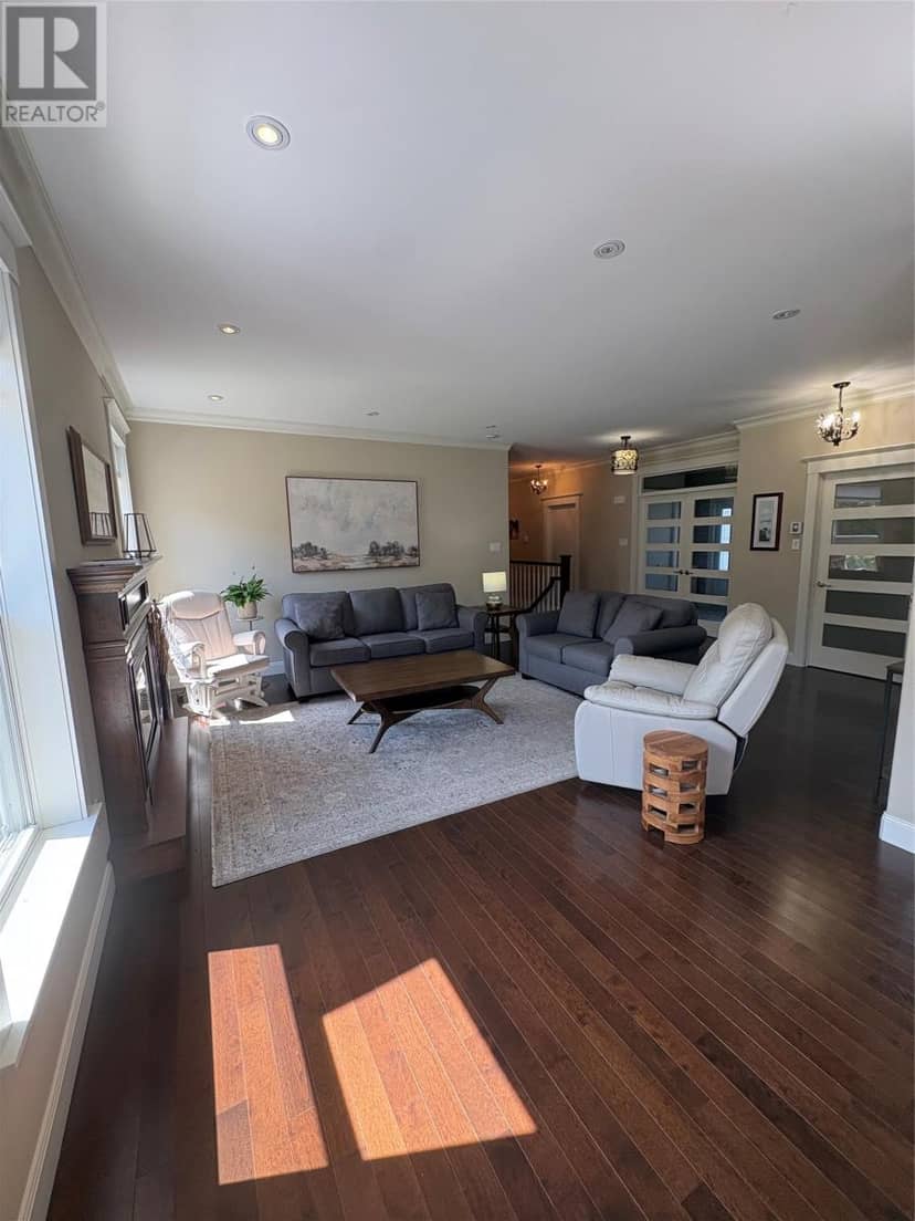 142 Harmsworth Drive — photo 5 of 26