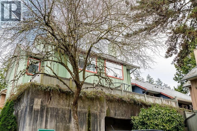 42 900 W 17TH STREET, North Vancouver, photo 2