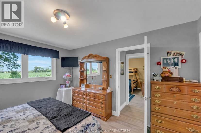 28 Campbell STREET — photo 30 of 40