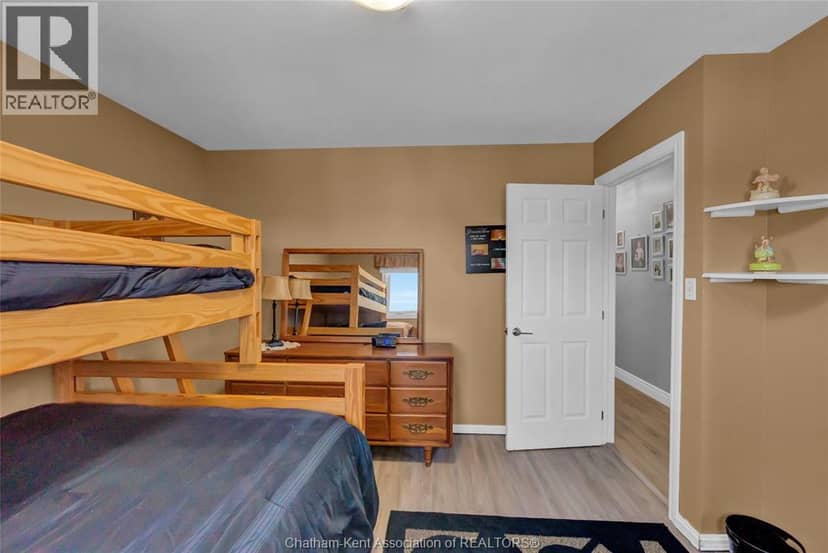 28 Campbell STREET — photo 27 of 40