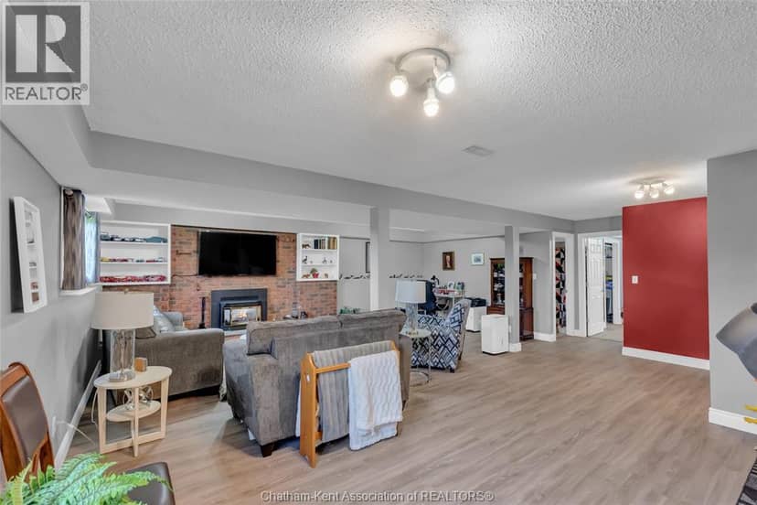 28 Campbell STREET — photo 33 of 40
