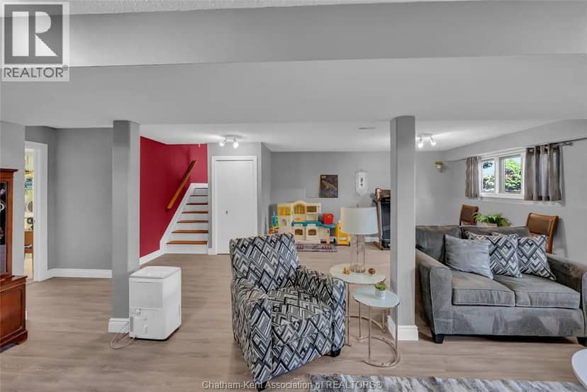 28 Campbell STREET — photo 37 of 40