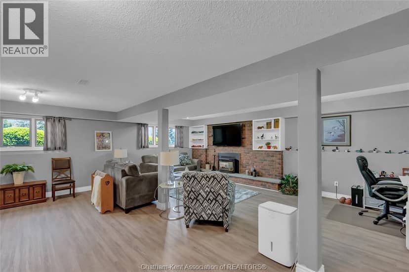 28 Campbell STREET — photo 32 of 40