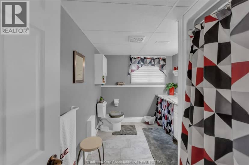 28 Campbell STREET — photo 38 of 40