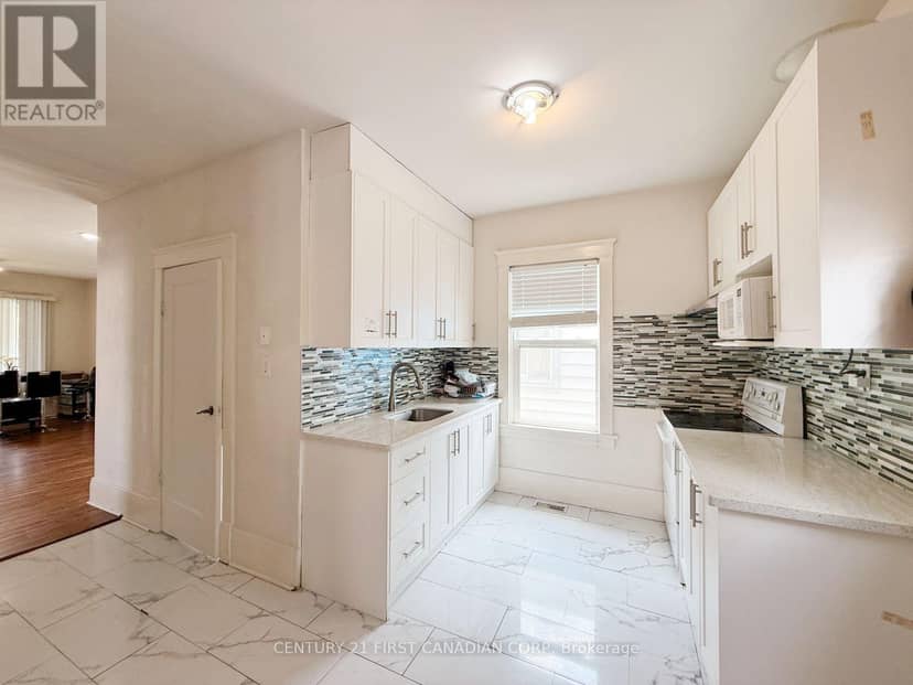 827 Quebec Street — photo 17 of 40