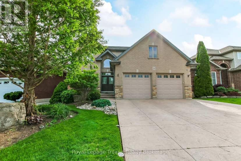 761 Glenwood Road N — photo 2 of 40