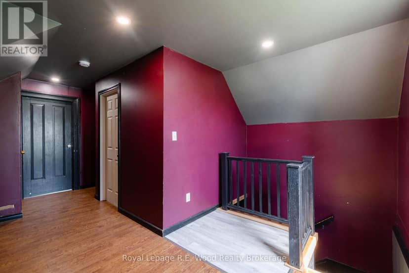 311 Talbot Street E — photo 21 of 31