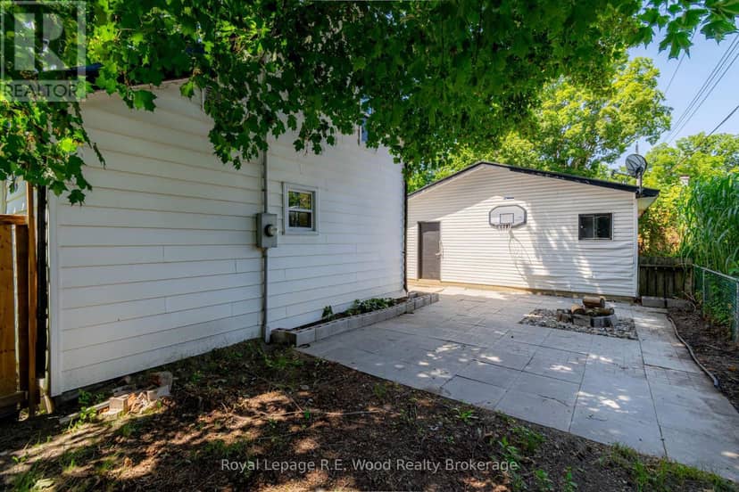 311 Talbot Street E — photo 9 of 31