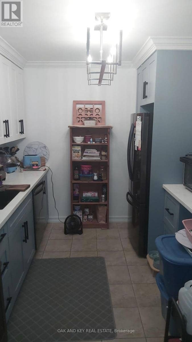 703 - 75 Huxley Street, London South, photo 8
