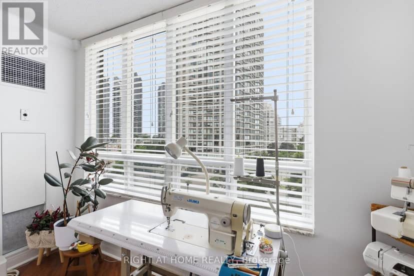 312 - 2285 Lake Shore Boulevard W — photo 16 of 18