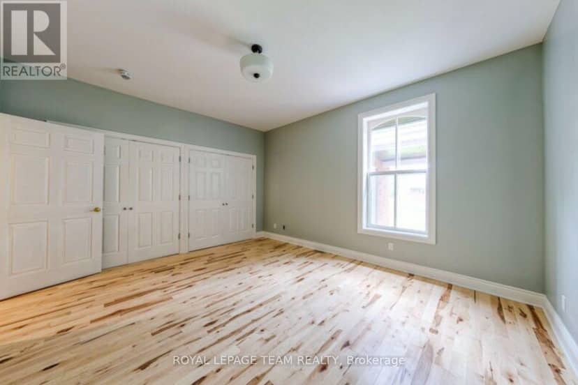154 Elgin Street — photo 10 of 35