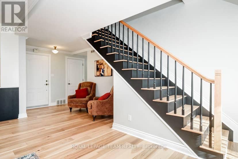 154 Elgin Street — photo 11 of 35