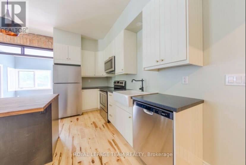 154 Elgin Street — photo 3 of 35