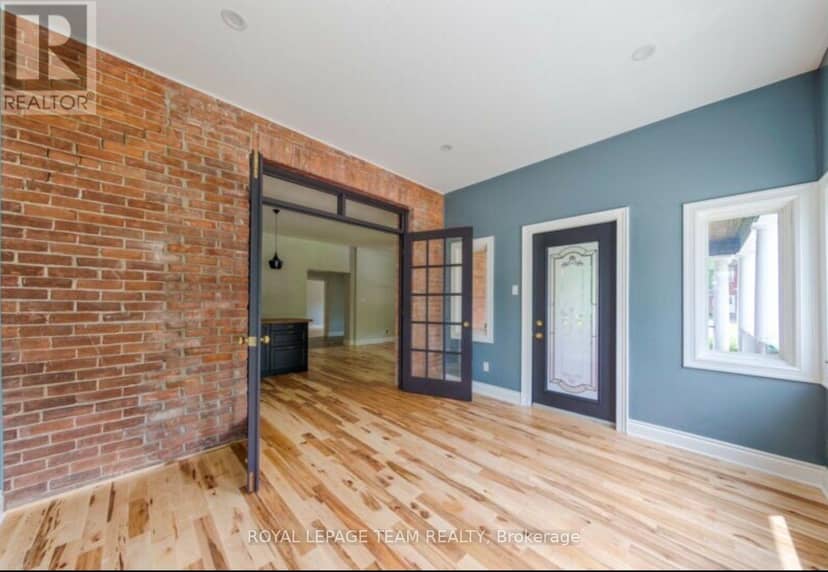 154 Elgin Street — photo 6 of 35