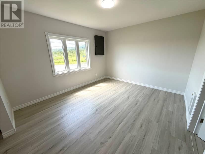 377 Main Road — photo 14 of 22