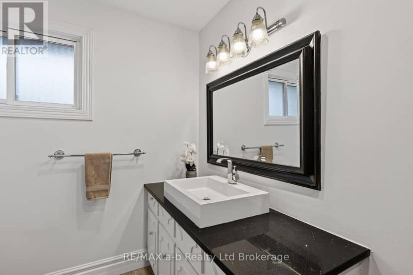 11 Princess Park Road — photo 30 of 40
