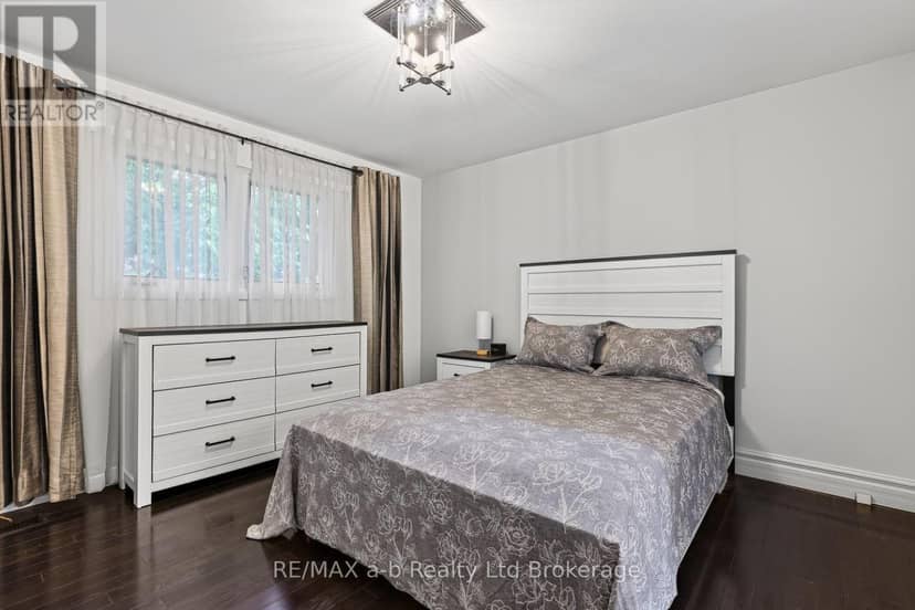 11 Princess Park Road — photo 32 of 40