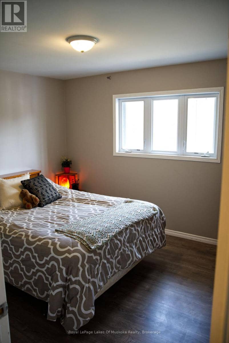 52 Sunshine Street — photo 18 of 21