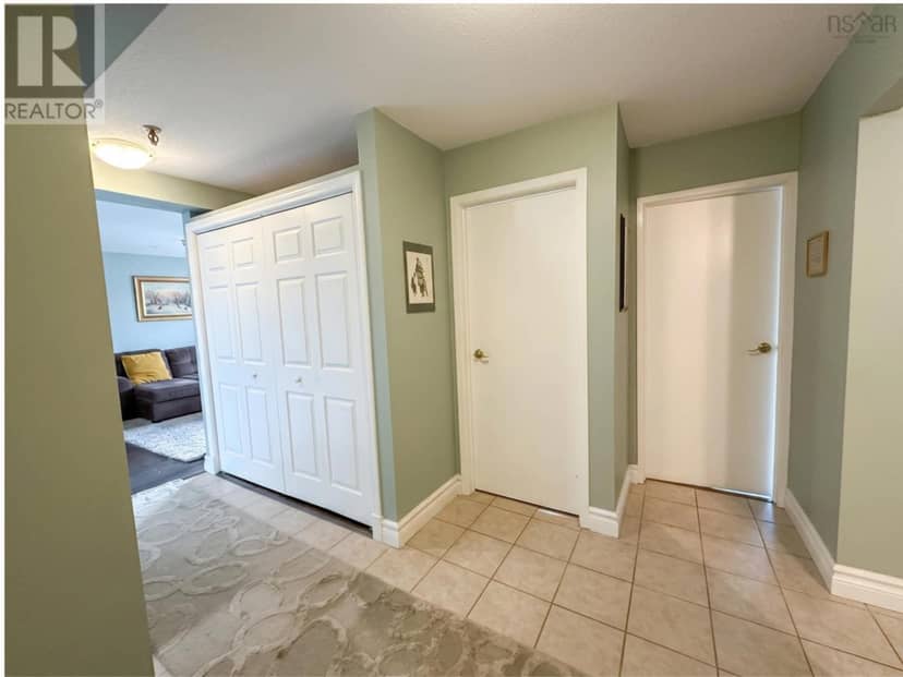 401 32 VERONICA Drive — photo 11 of 20