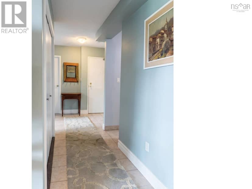 401 32 VERONICA Drive — photo 3 of 20