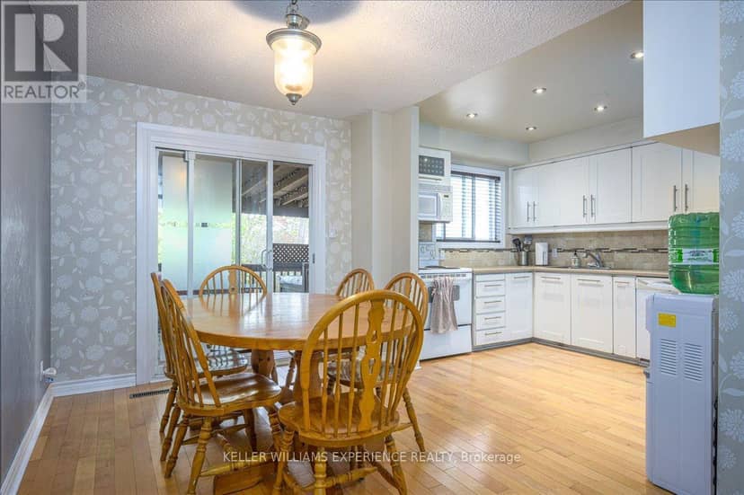 8 - 237 Steel Street — photo 14 of 30