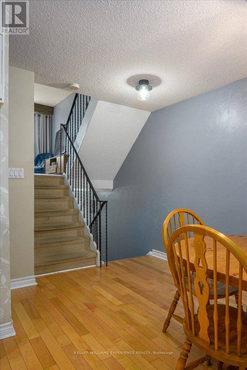 8 - 237 Steel Street — photo 15 of 30