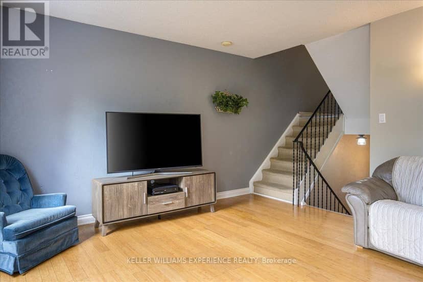 8 - 237 Steel Street — photo 20 of 30
