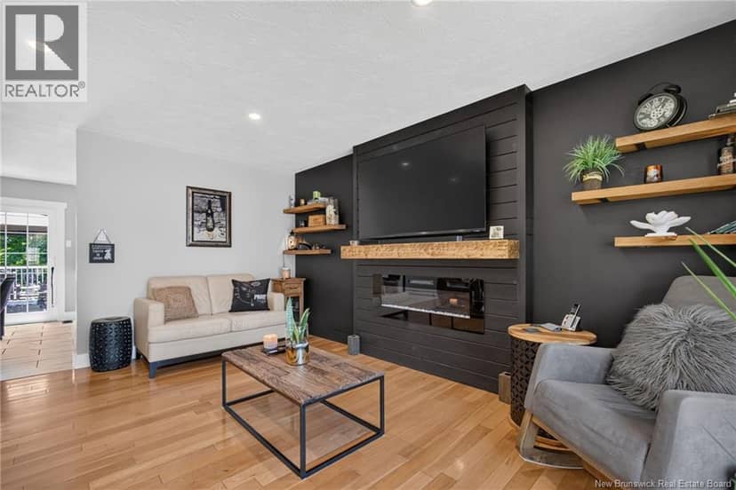 14 Cabot Drive — photo 9 of 40