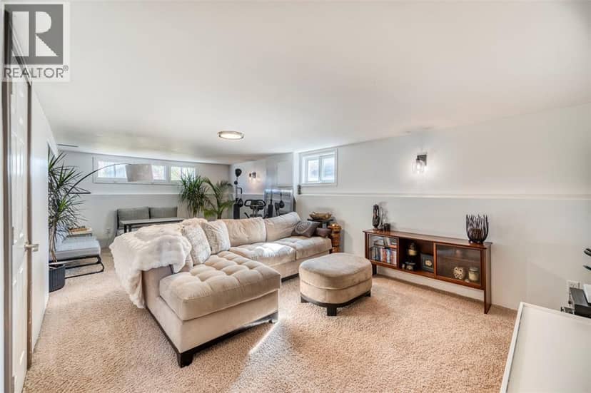 1049 INDIAN ROAD North — photo 34 of 40