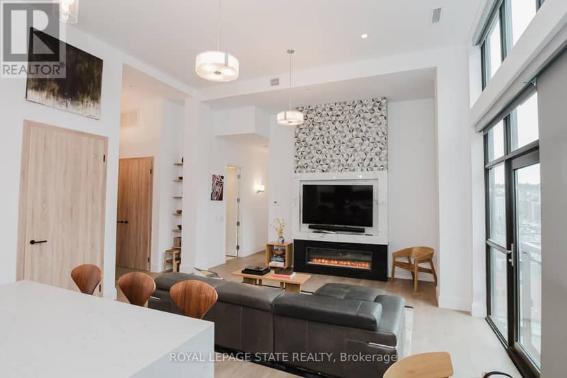 LPH13 - 118 King Street E — photo 15 of 40