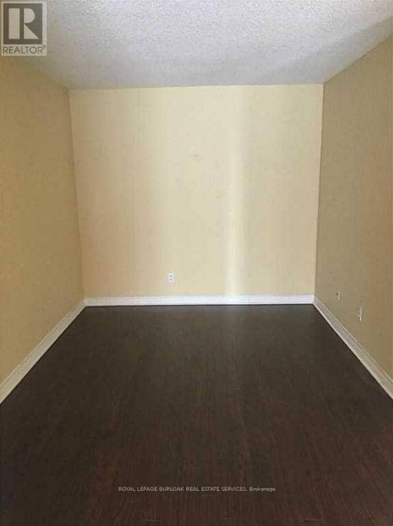 809 - 1276 Maple Crossing Boulevard — photo 6 of 26