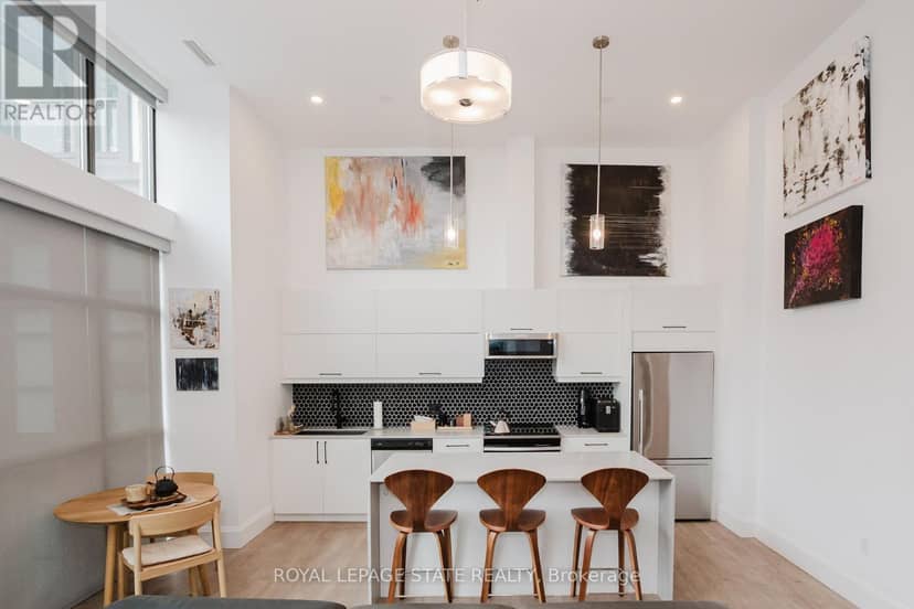 LPH13 - 118 King Street E — photo 18 of 40