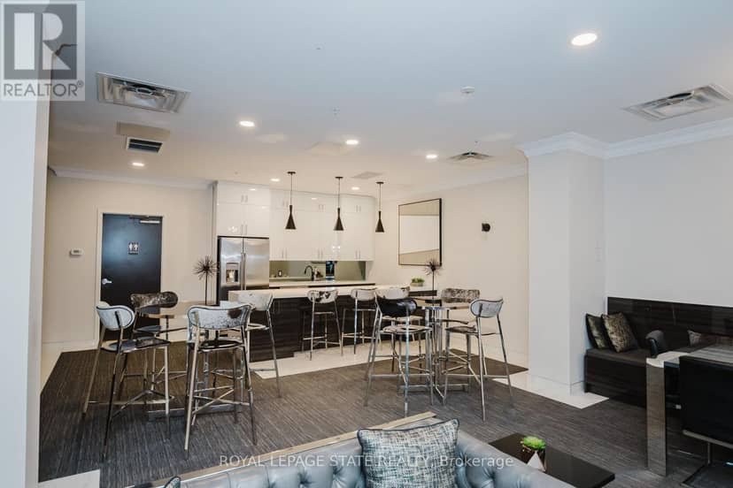 LPH13 - 118 King Street E — photo 35 of 40
