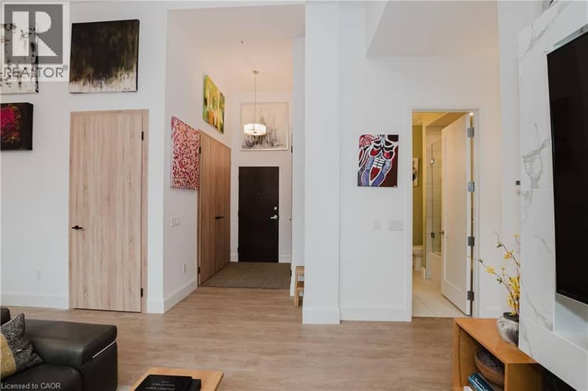 118 KING Street E Unit# LPH13 — photo 23 of 40