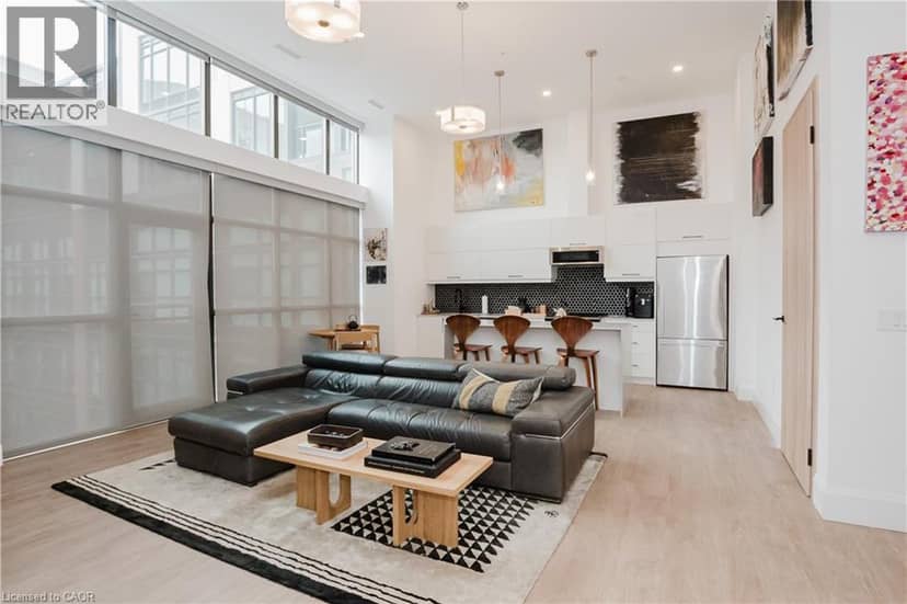 118 KING Street E Unit# LPH13 — photo 19 of 40