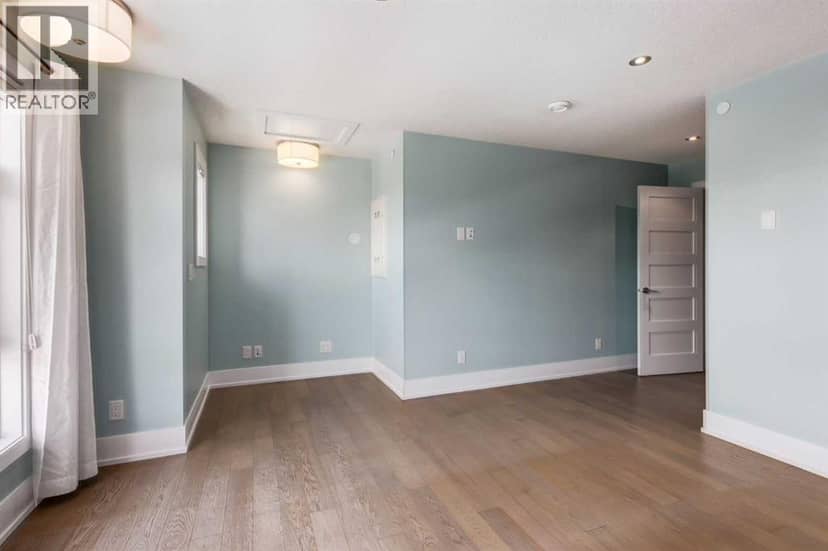 1513 23 Avenue SW — photo 26 of 40