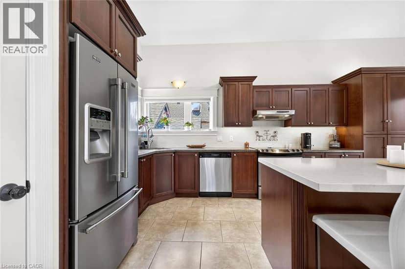 46 BAY Street — photo 7 of 40