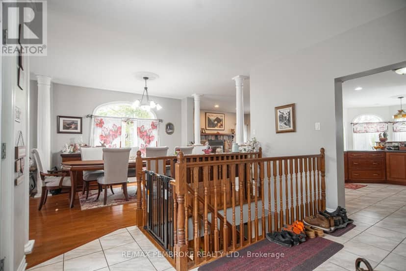 1692 Black Bay Road, Petawawa, photo 7