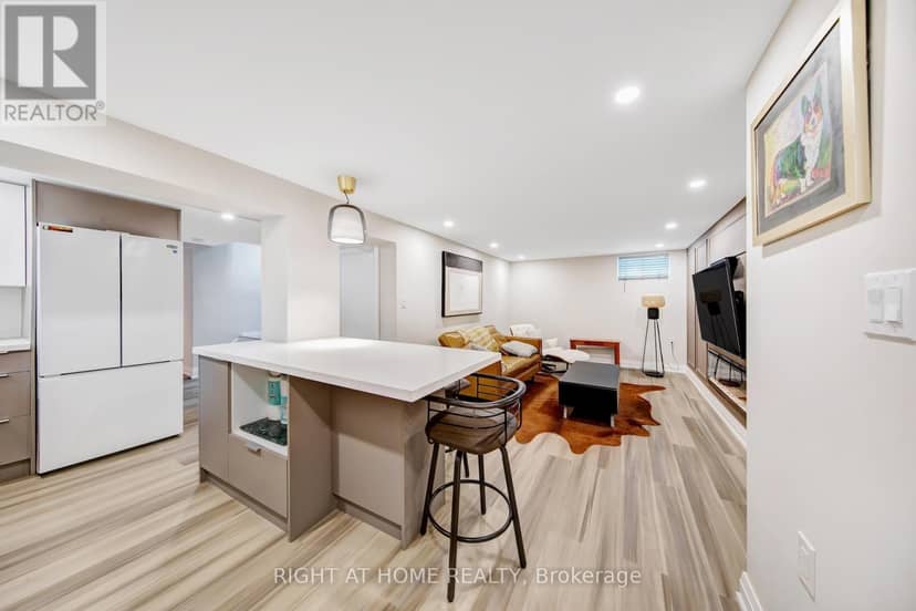 74 McCaul Street — photo 29 of 40