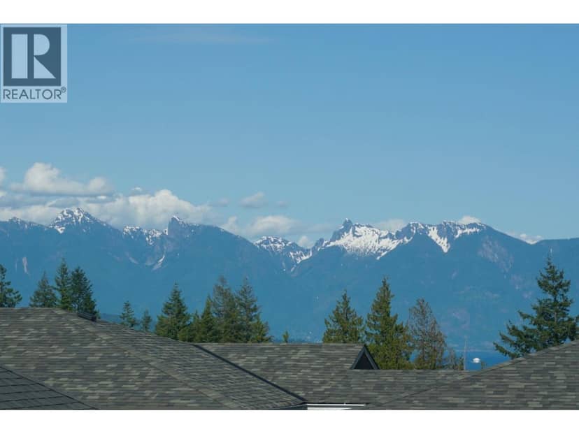 3 728 GIBSONS WAY, Gibsons