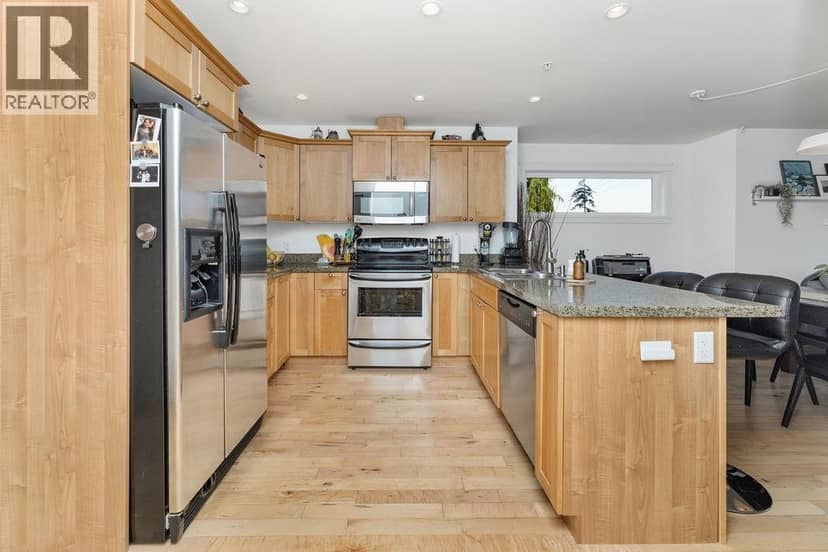 3 728 GIBSONS WAY, Gibsons, photo 5