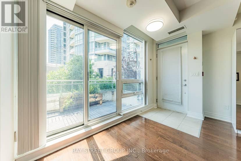 221 - 31 Olive Avenue — photo 10 of 40