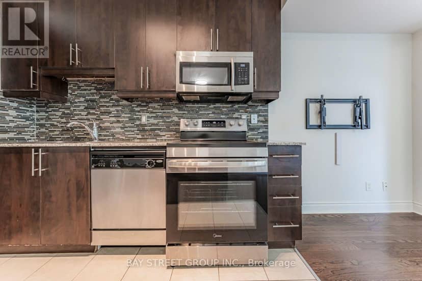221 - 31 Olive Avenue — photo 24 of 40