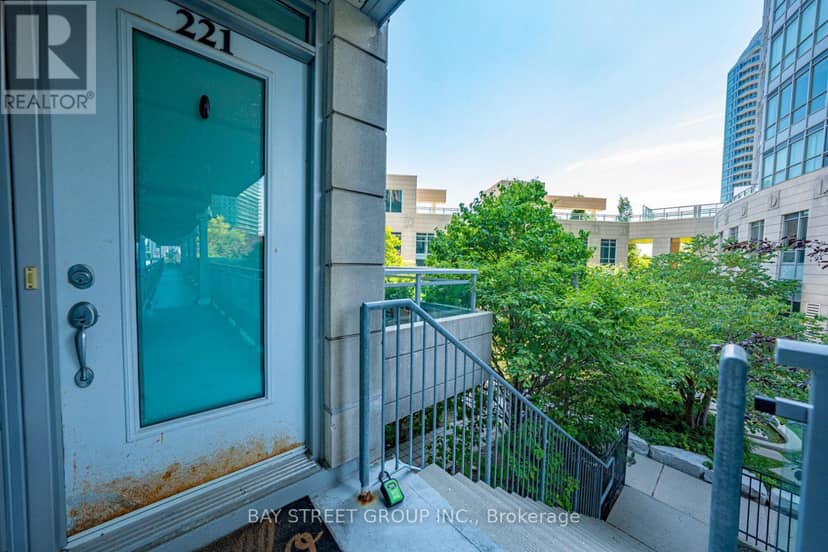 221 - 31 Olive Avenue — photo 8 of 40