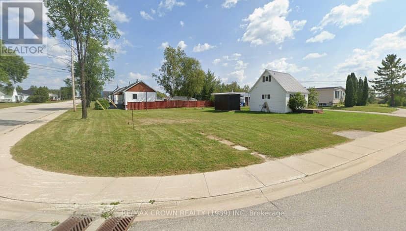 71 Hollywood Avenue, Smooth Rock Falls